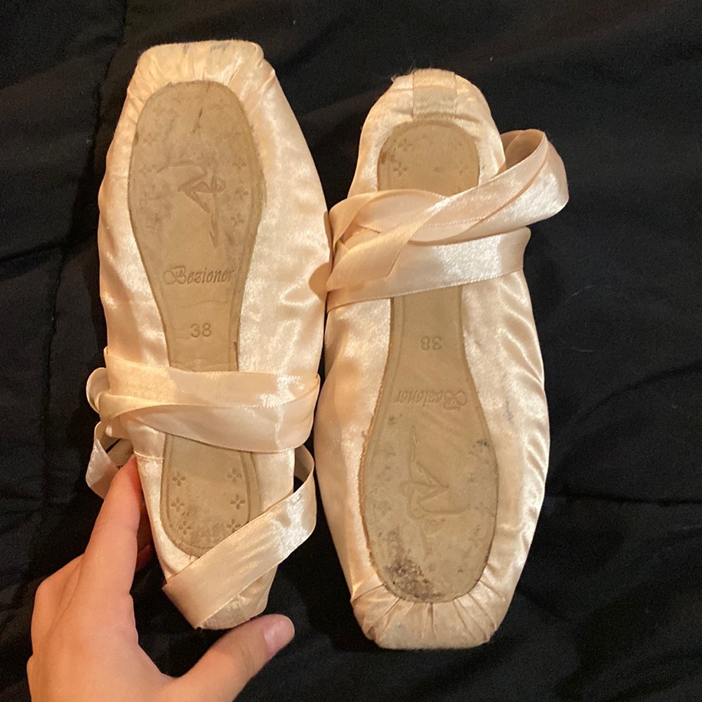 Broken in point shoes 38 Bezioner Bloch copy